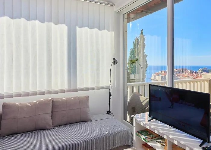 Purple Seaview Ragusa