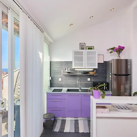 Purple Seaview دوبروفينك